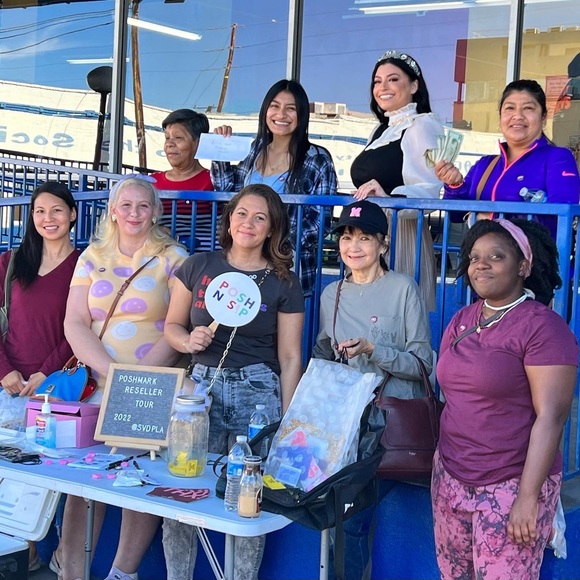 POSH N SIP ANNOUNCEMENTS / POSHMARK’S 12th BIRTHDAY CELEBRATION BURBANK, CA - Picture 11 of 14